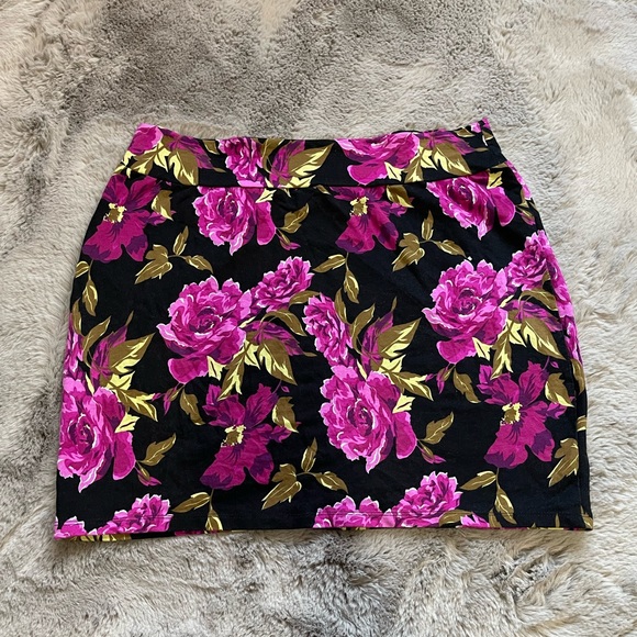 Fuchia Floral Mini Skirt - Picture 1 of 6